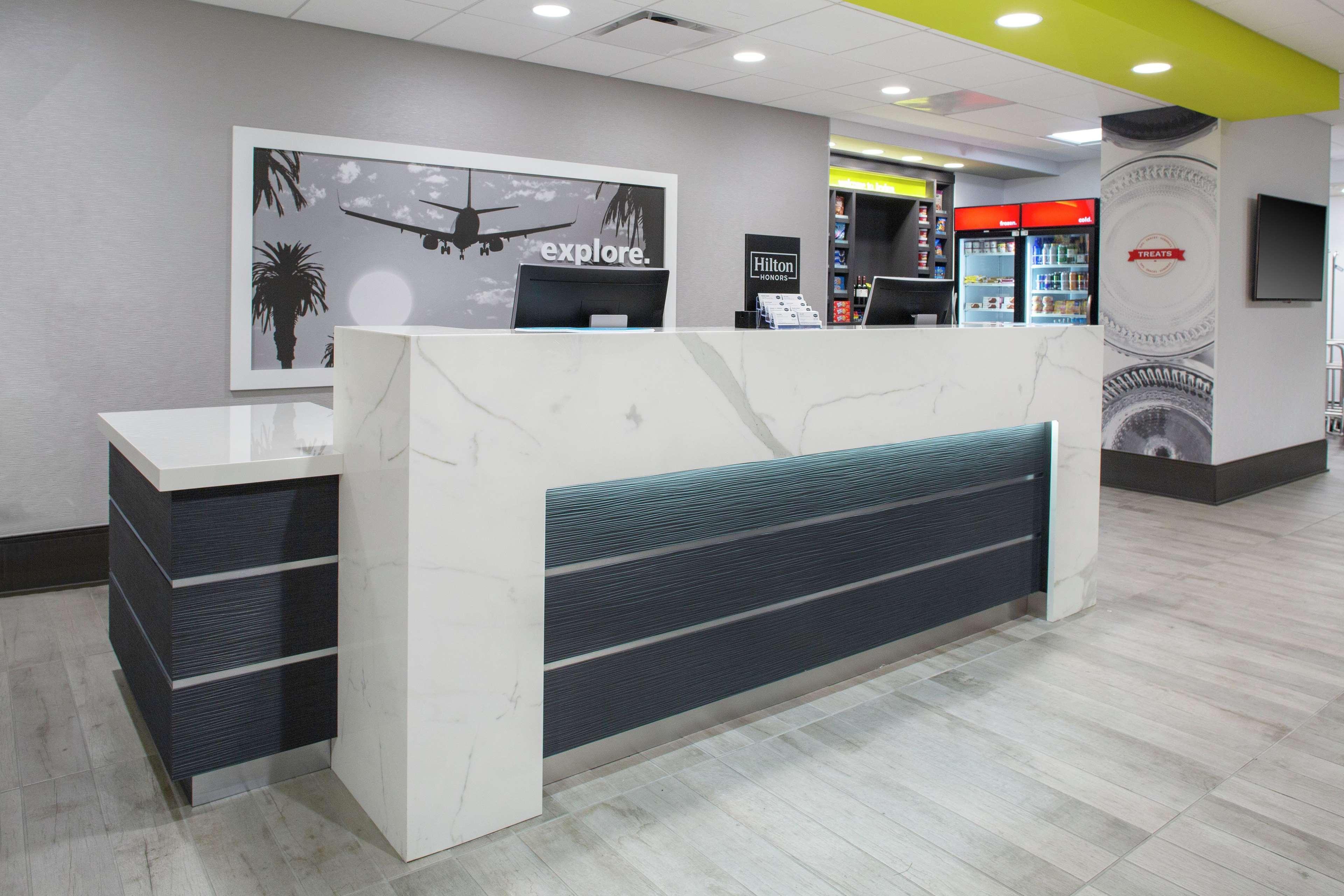 Hampton Inn & Suites Irvine/Orange County Airport Buitenkant foto