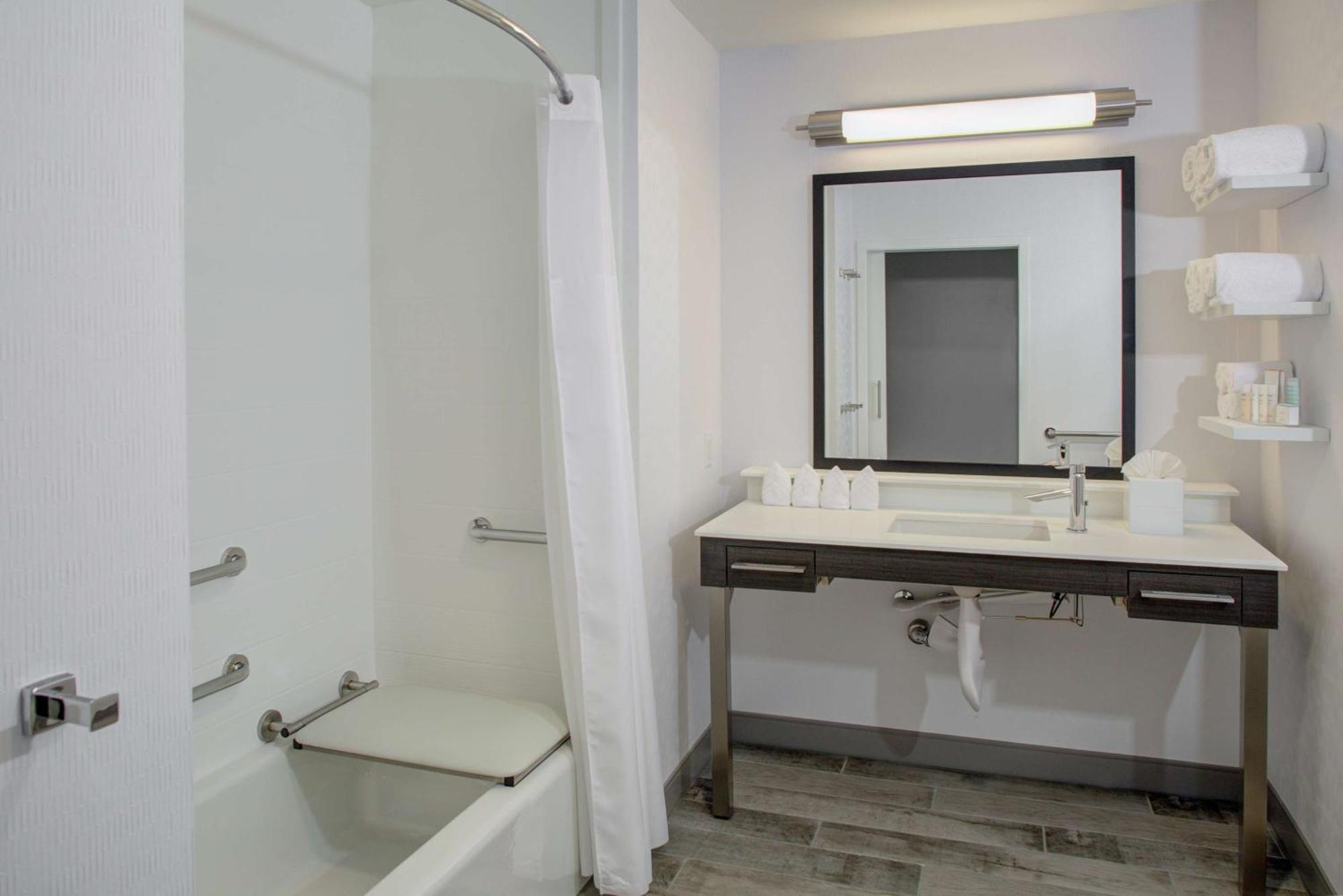 Hampton Inn & Suites Irvine/Orange County Airport Buitenkant foto