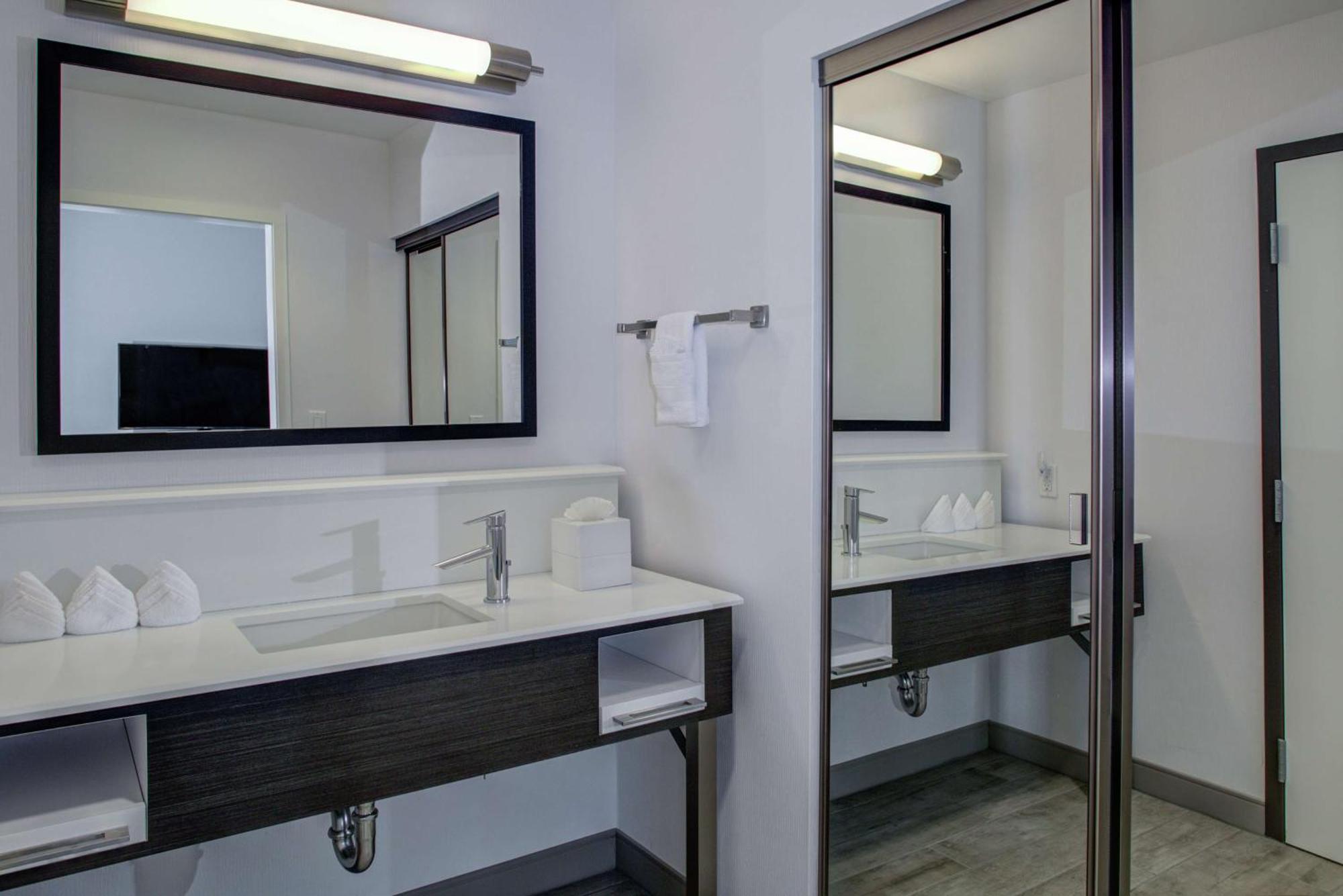 Hampton Inn & Suites Irvine/Orange County Airport Buitenkant foto