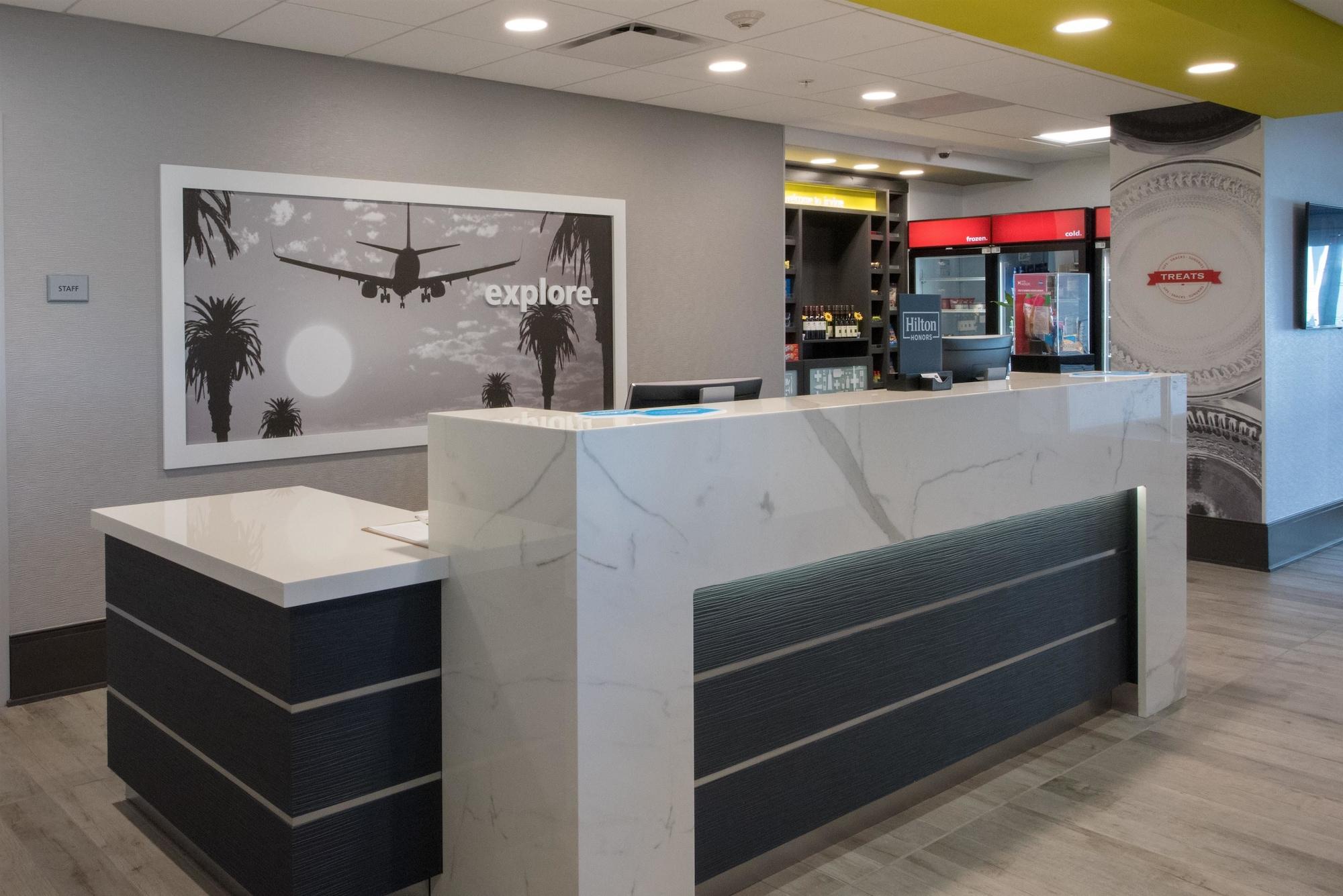 Hampton Inn & Suites Irvine/Orange County Airport Buitenkant foto